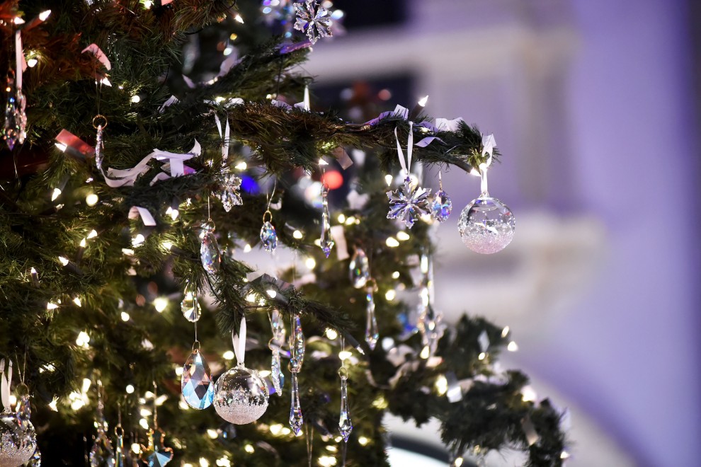 ガレリアにスワロフスキークリスタルで輝くクリスマスツリーが登場 - イタリア通訳目線（NEW）